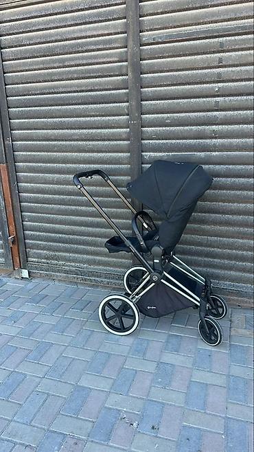 launch pad9: Коляска прогулочная Cybex Priam, цвет Black - Легендарная рама Priam — 1