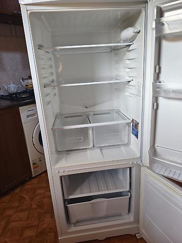 soyuducular 2 el: İşlənmiş 2 qapılı Indesit Soyuducu Satılır, rəng - Ağ, Dolab içi — 5