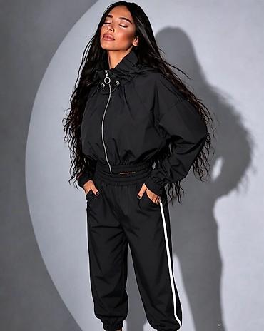 sergio taschini: Zenski sportski komplet – jakna + pantalone
3500din
S M L — 5