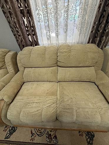 Прямые диваны: Прямой диван, Б/у — 10