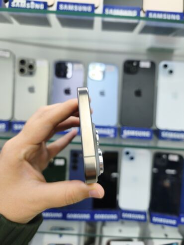 Apple iPhone: IPhone 15 Pro, Face ID — 5