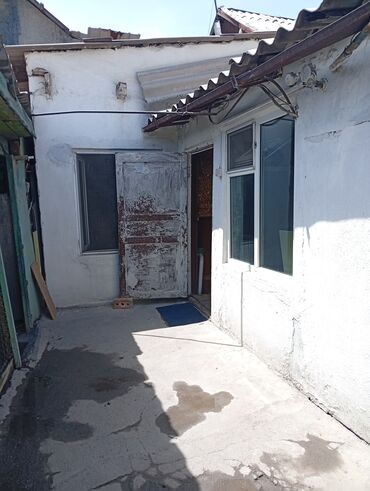 золотые пески снять домик: 40 м², 3 комнаты, Парковка, Забор, огорожен