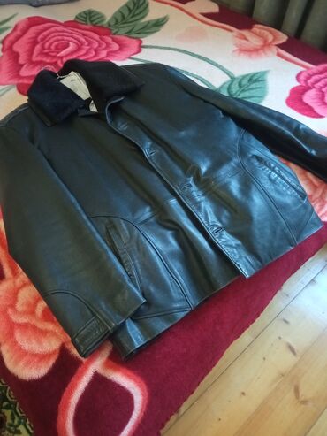 kisi geyimleri kurtkalar: Куртка XL (EU 42), цвет - Черный