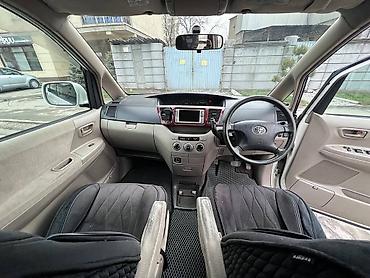 Toyota: Toyota Noah: 2004 г., 2 л, Автомат, Бензин, Минивэн — 8