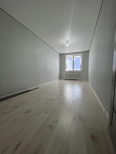 58: 🏡 Продаётся уютная 3-комнатная квартира в 8-м микрорайоне! 📍 Отличное — 1