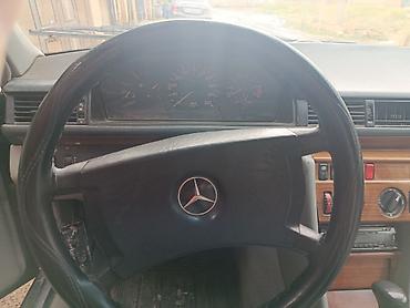 byd destroyer o5: Mercedes-Benz E 200: 2 l | 1992 il Sedan — 2