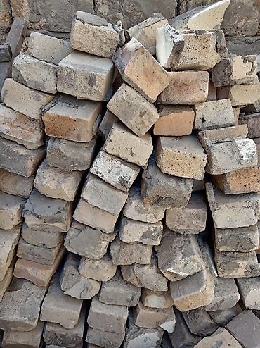 maraqlı inşa mövzuları: Tikinti üçün kərpiclər. 250-300 ədəd aralığı. Qiymət 0.30 qəpik — 2