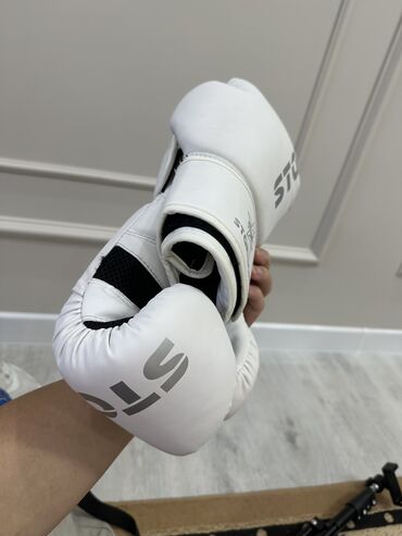 настольная футбольная игра: 🥊 Боксерская обувь — 2300 сом 🛡 Шлем для бокса — 1500 сом (новый) 🥋