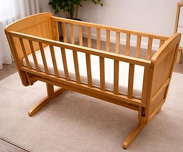 mothercare: Oğlan və qız üçün, İşlənmiş, Dördbucaq, Beşik, Matras ilə, Yellənmə mexanizmi ilə — 1