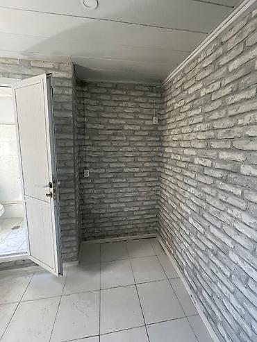Mənzillər: Gənclik metrosu yaxınlığı kuala park 200 azn verilir. 13 kvm — 3