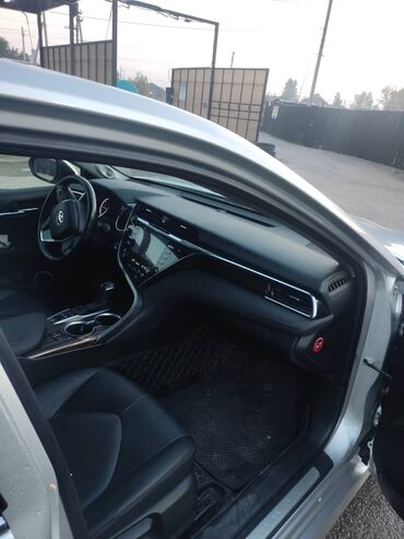 машина мало литровка на рассрочку: Toyota Camry: 2018 г., 2.5 л, Автомат, Гибрид, Седан