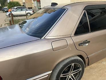 124 купе: Mercedes-Benz W124: 1993 г., 2.8 л, Механика, Бензин, Седан — 9