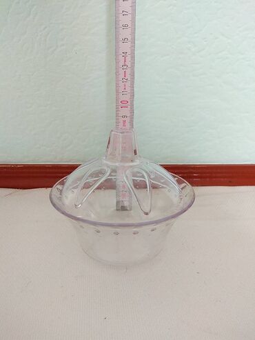 Другие товары для кухни: Продаю: 1. Блюдо глиняное, диаметр 36 см., цена 200 сом; 2. Тарелки — 14