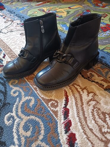женская зимняя обувь: Сапоги, 36, цвет - Черный