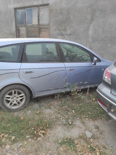 Унаа сатуу: Honda Stream: 2003 г., 2 л, Кол менен иштөөчү, Бензин, Хетчбек — 6