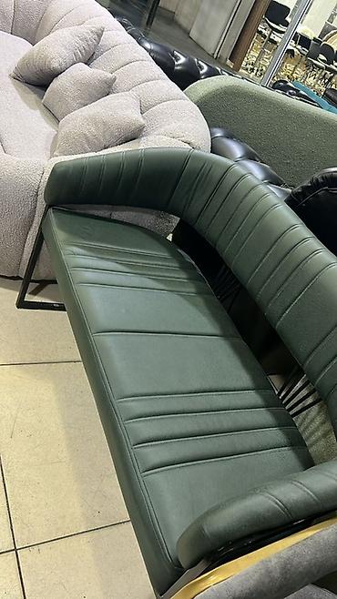 Ремонт, реставрация мебели: Перетяжка мягкой мебели Профессиональная перетяжка и обновление: - — 10