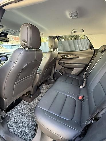 жугили сатам: Chevrolet Trailblazer: 2022 г., 1.3 л, Автомат, Бензин, Кроссовер — 9