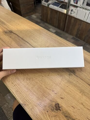 чехлы на поко: Белая коробка для умных часов Apple Watch 8. Упаковка имеет