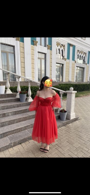 красное платье: Вечернее платье, Средняя модель, Корсет