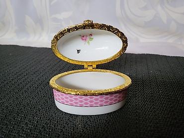 Kutije za odlaganje: Satula nova vintaz porcelanska. Nova satula,mali znak na poklopcu — 3