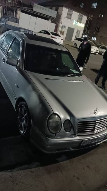 мерседес бенс авангард: Mercedes-Benz E-Class: 1998 г., Седан