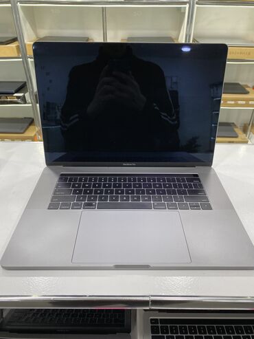 ноутбука: Ноутбук, Apple, 16 ГБ ОЗУ, Intel Core i7, 15.6 ", Б/у, Для работы, учебы, память SSD