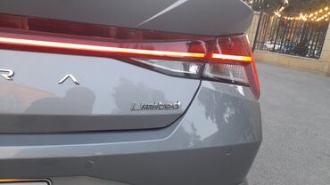 Hyundai: Hyundai Elantra: 2 l | 2021 il Sedan — 5