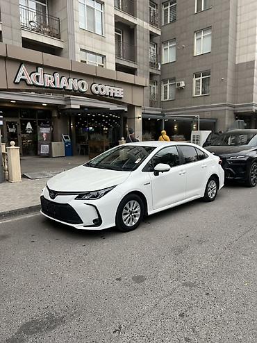 продажа гибридных автомобилей: Toyota Corolla: 2023 г., 1.8 л, Вариатор, Гибрид, Седан — 1