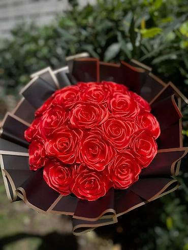 Ruža: Buket ruža od satena – ručno izrađene večno‑trajne ruže - Materijal — 5