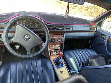 енкар авто: Mercedes-Benz 190: 1993 г., 2.3 л, Механика, Дизель, Седан — 2