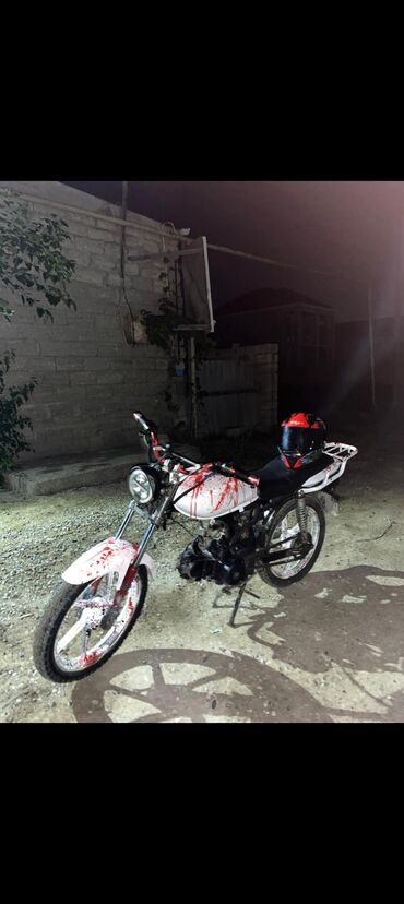 2 2 mator: Moped/motosiklet – custom dizayn - Rəng: ağ əsas üzərində qırmızı
