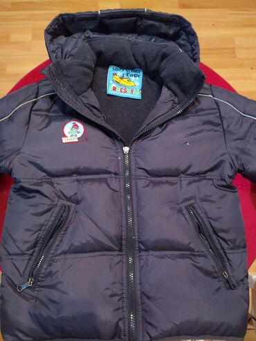 детская зимняя куртка: Продаю очень теплую зимнюю куртку. Б/у. В отличном состоянии