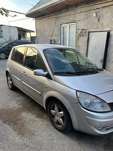 kia ceed ekran: Renault Scenic (gümüş rəng), kompakt monovolumen. Xüsusiyyətlər: - — 6
