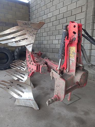 Оборотные плуги, перевертыши: Продаю два плуг на МтЗ ЮтО турецкий .UNLU 4+ перьевые отвалы цена — 4