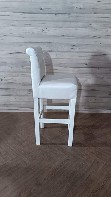 stol i stolice: Novo
