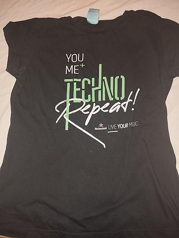 Duksevi: Dva komada dukseva/duks majica sa printom: 1) Crna dukserica s — 16