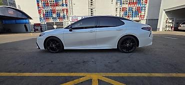камри 70 2022: Toyota Camry: 2022 г., 2.5 л, Автомат, Гибрид, Седан — 3