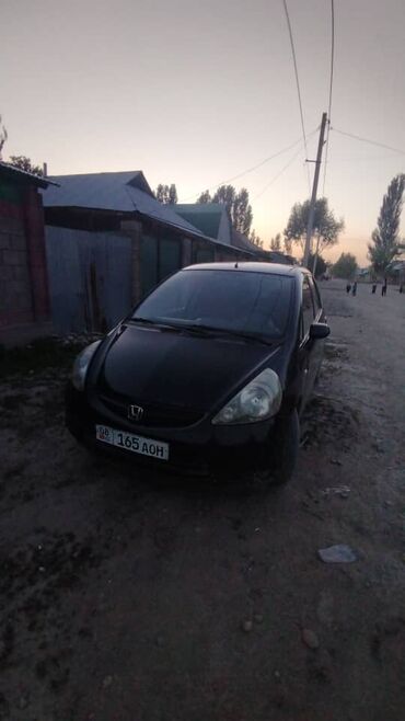 колф 3: Honda Fit: 2008 г., 1.3 л, Механика, Бензин