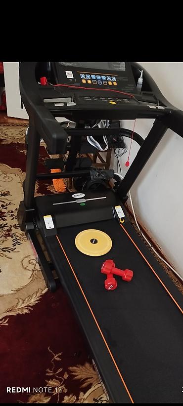 İdman və istirahət: BodyFit qaçış trenajoru - Güclü elektrik mühərriki, elektron — 2