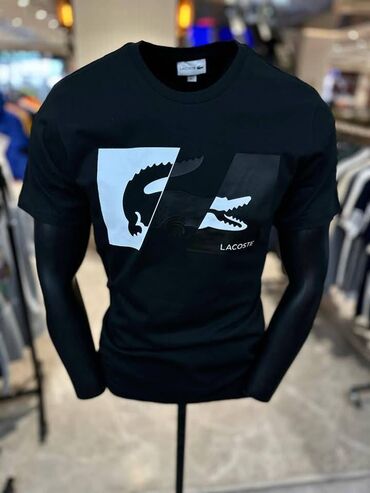 Majice: Muška majica Vel.S cena 1800 dinara vel.M cena 2000 dinara Vel.L — 17