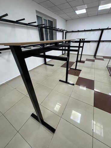 Стеллажи: Островные каркасы/чтилажи/столы для выкладки товара из хромированной — 16