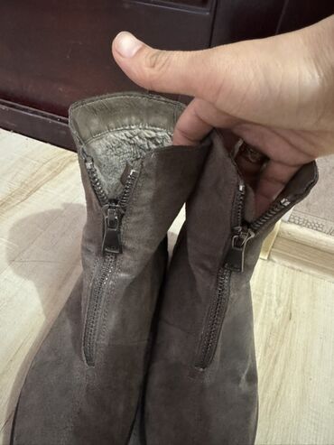 зимный обувь: Женские зимние полусапоги из замши - Материал верха: натуральная