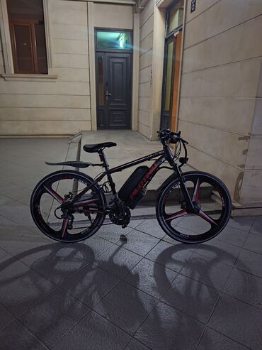 CD, DVD disklər və kassetlər: İşlənmiş Elektrik velosipedi 26", sürətlərin sayı: 21, 350-500 Vt, Ünvandan götürmə
