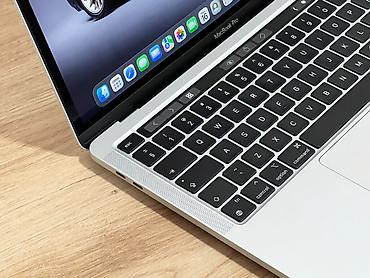 Apple: Apple MacBook Pro 13-inch (2020, M1) 8 / 512 / Silver Datum prve — 2