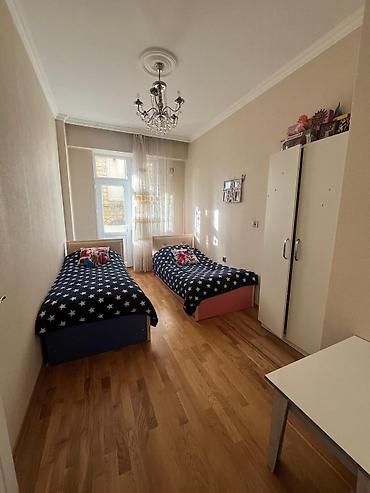Mənzillər: Xirdalan kristal abseron 1 de .2 otaq 3 otaqa duzeldilib.tam esyali — 5