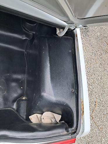 VAZ (LADA): Model: Lada 2107 (VAZ) Kuzov: sedan, ağ rəng Yanacaq: benzin Ötürücü — 5