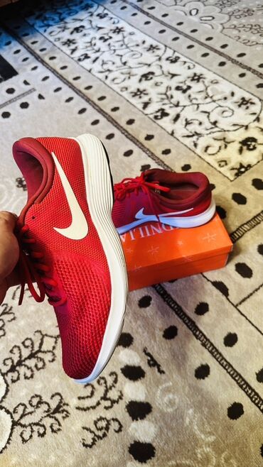 найк кроссовки женские: Кроссовки, 46, Nike, Б/у, цвет - Красный, Самовывоз