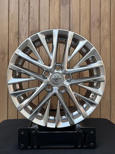 керамика авто: Литые Диски R 17 Toyota, Комплект, отверстий - 5, Новый — 1