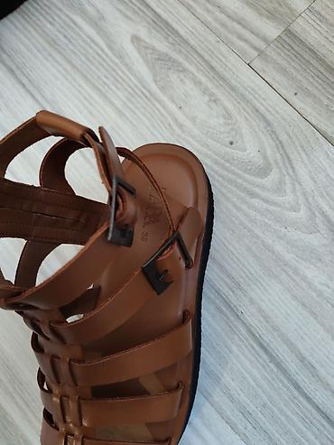 Basanoşka və səndəllər: Qadın sandaleti – qəhvəyi gladiator üslubu - Brend: Zara - Ölçü: 38 — 2