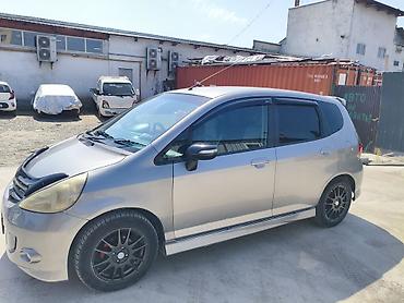 bud e9: Honda Fit: 2002 г., 1.5 л, Вариатор, Бензин, Хэтчбэк — 3